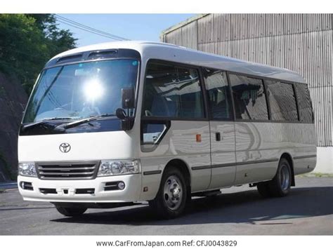 Toyota Coaster Saloon — 4C — view 1